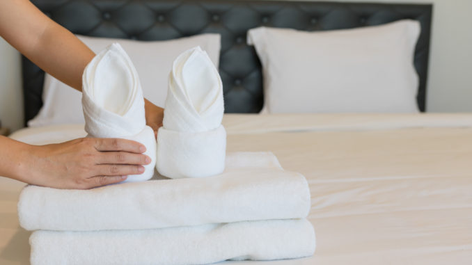 How do hotels keep their towels white and soft? - Textile