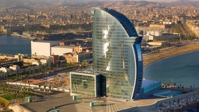 W Barcelona aumenta el gasto en comidas de los huéspedes en dos tercios con la solución de pedidos móviles para hoteles IRIS |